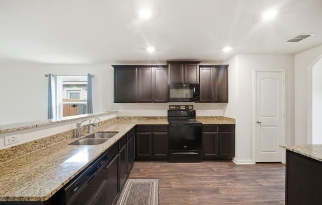 3323  Begonia Bnd, San Antonio, TX 78222 — photo 8