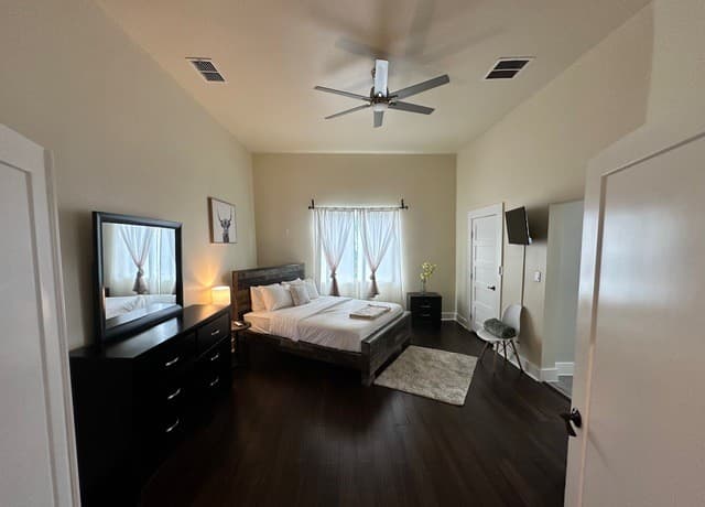 819  Wyoming St, San Antonio, TX 78203 — photo 11