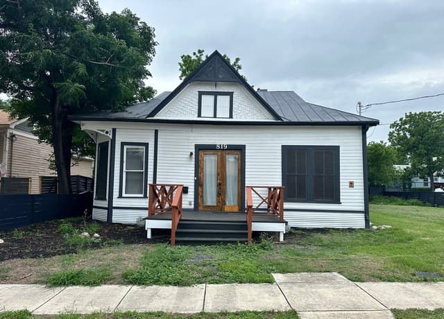 819  Wyoming St, San Antonio, TX 78203 — photo 2