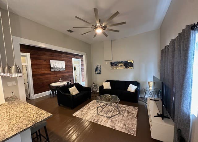 819  Wyoming St, San Antonio, TX 78203 — photo 9