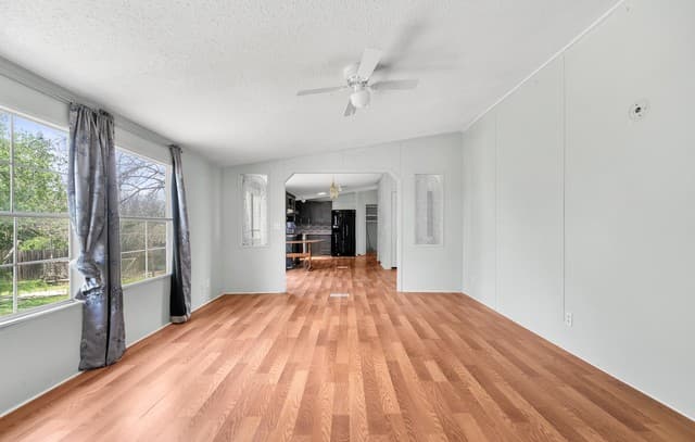 176  County Road 5633, Castroville, TX 78009 — photo 12