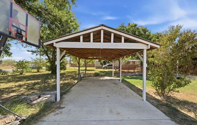 251  Avenue J, Poteet, TX 78065 — photo 5