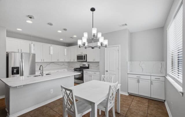 23503 Woodlawn Rdg