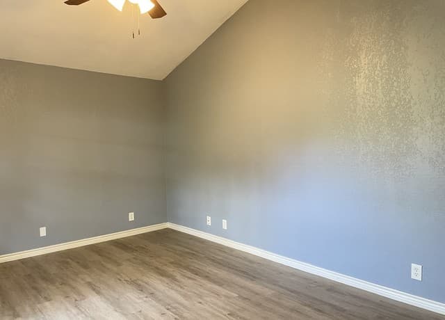 145  Leroux St, San Antonio, TX 78207 — photo 7