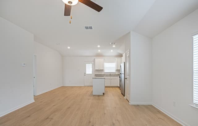 11813  Luckey Villa, San Antonio, TX 78252 — photo 13