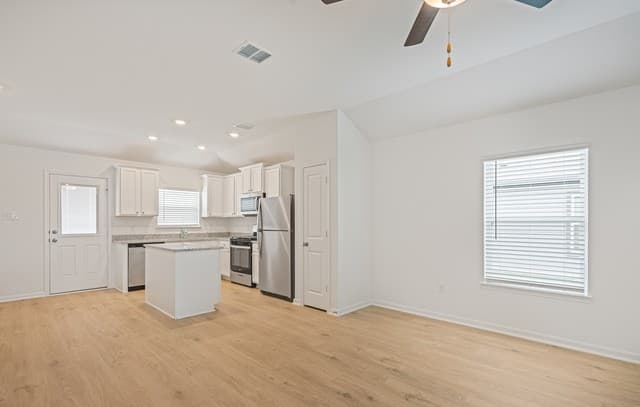 11813  Luckey Villa, San Antonio, TX 78252 — photo 14