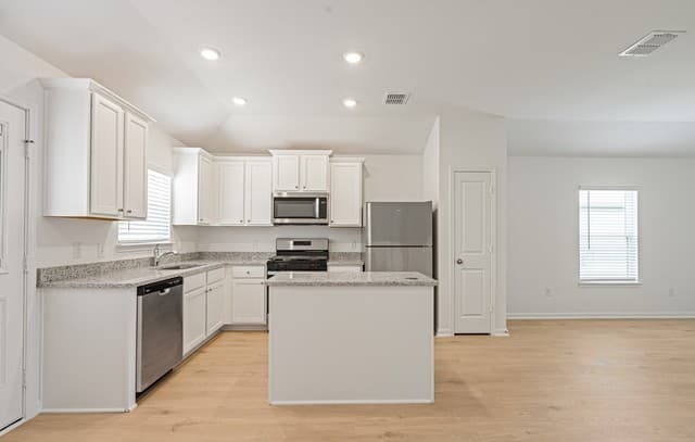 11813  Luckey Villa, San Antonio, TX 78252 — photo 17