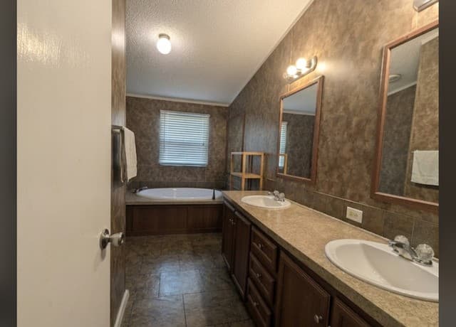 550  Avery Cir, Poteet, TX 78065 — photo 20