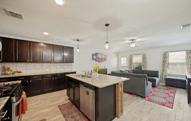 8918  Taylor, San Antonio, TX 78254 — photo 10