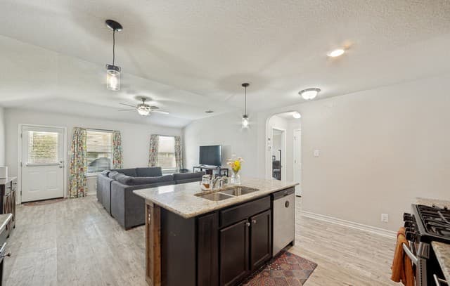 8918  Taylor, San Antonio, TX 78254 — photo 11
