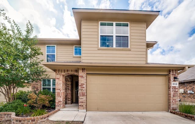 8918  Taylor, San Antonio, TX 78254 — photo 2
