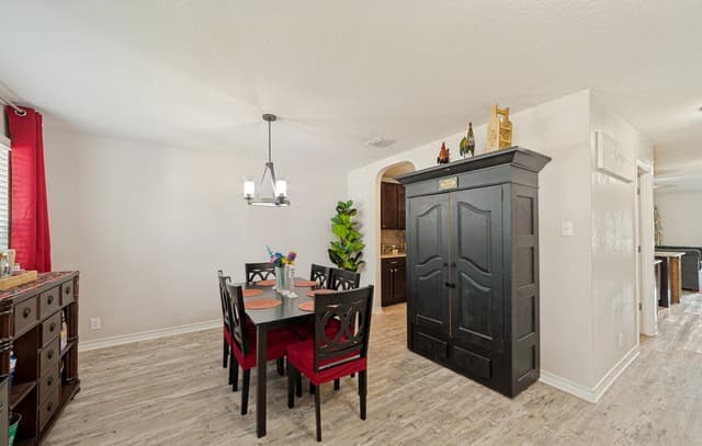8918  Taylor, San Antonio, TX 78254 — photo 5