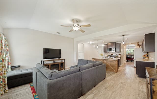 8918  Taylor, San Antonio, TX 78254 — photo 7