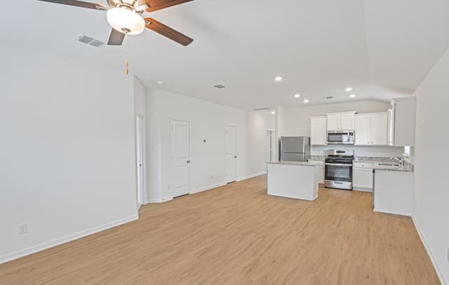 11716  Luckey Villa, San Antonio, TX 78252 — photo 11