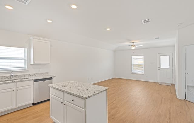 11716  Luckey Villa, San Antonio, TX 78252 — photo 9