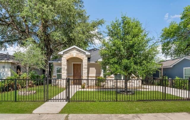1204 Valencia