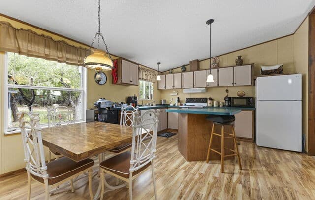 1522  Forest Trail Dr, Bandera, TX 78003 — photo 16