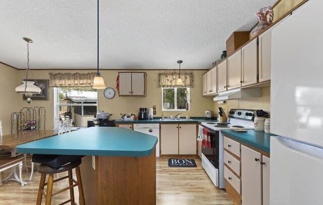 1522  Forest Trail Dr, Bandera, TX 78003 — photo 18