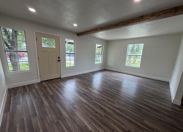 236  Brenner St, San Antonio, TX 78237 — photo 2