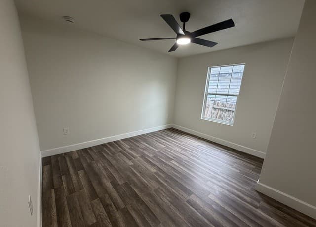 236  Brenner St, San Antonio, TX 78237 — photo 5