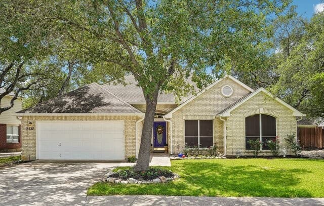 18727 Surreywood