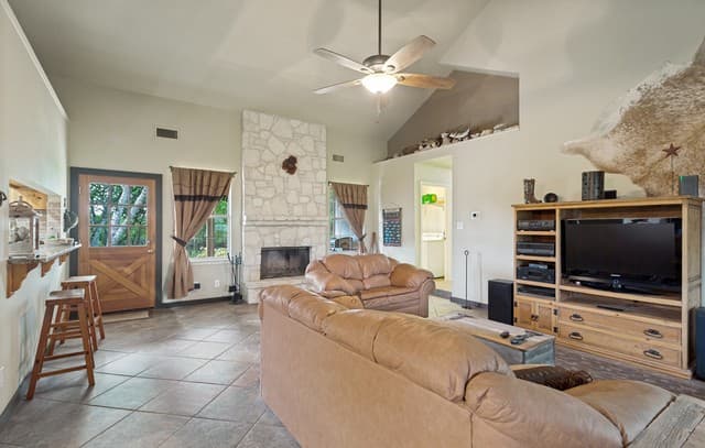 26371  Dull Knife Trl, San Antonio, TX 78255 — photo 6