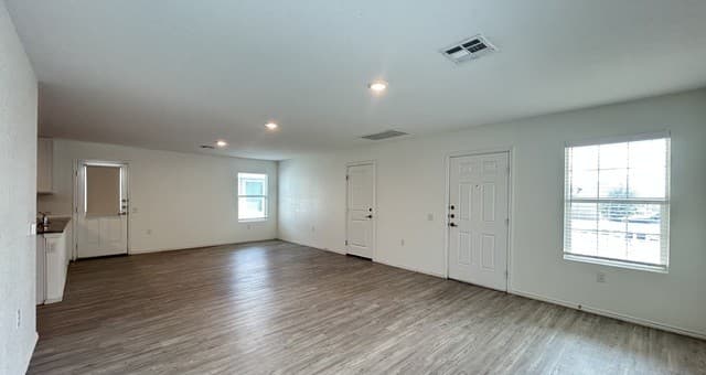 12030  Picard Bnd, San Antonio, TX 78221 — photo 5