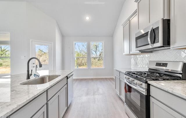 174  Firewheel Loop, Floresville, TX 78114 — photo 16
