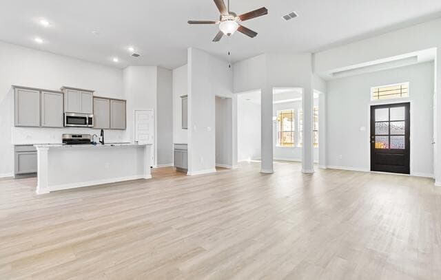 174  Firewheel Loop, Floresville, TX 78114 — photo 3