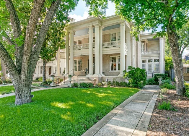 125 W Agarita Ave., San Antonio, TX 78212 — photo 2