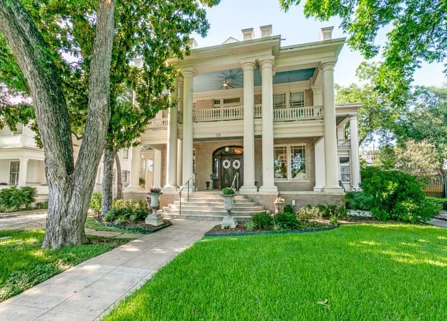125 W Agarita Ave., San Antonio, TX 78212 — photo 3