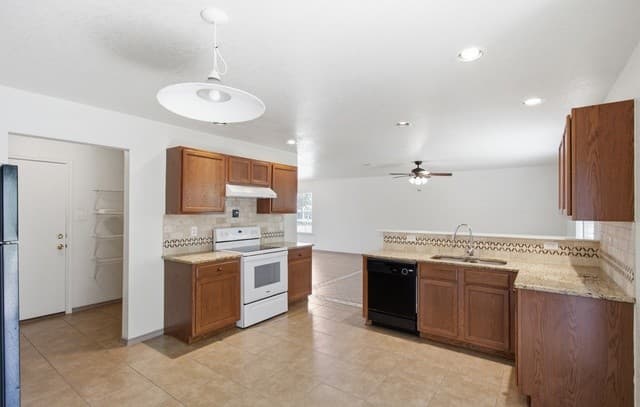 5414  Harefield Dr, San Antonio, TX 78228 — photo 10