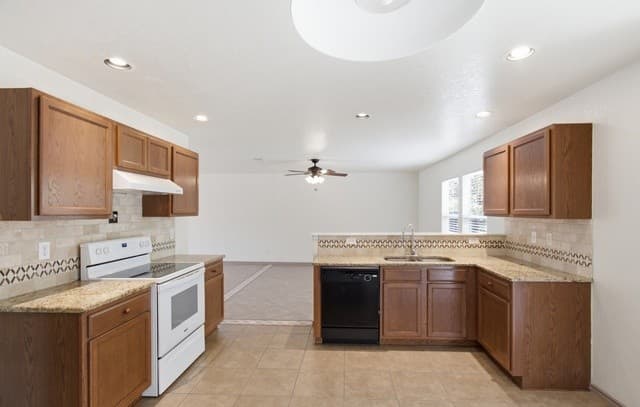 5414  Harefield Dr, San Antonio, TX 78228 — photo 11
