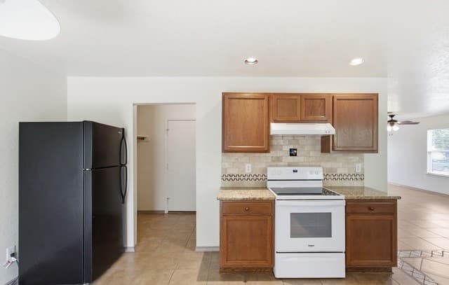 5414  Harefield Dr, San Antonio, TX 78228 — photo 12