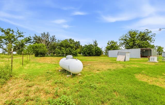16345  Fm 463, Lytle, TX 78052 — photo 22