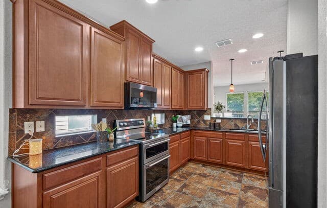 205 Ranch House Rd, Cibolo, TX 78108 — photo 2