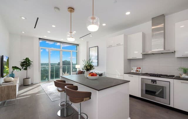 123 Lexington Ave Unit 1303