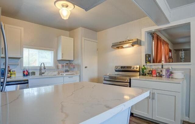 303  Lee Dr, Devine, TX 78016 — photo 11