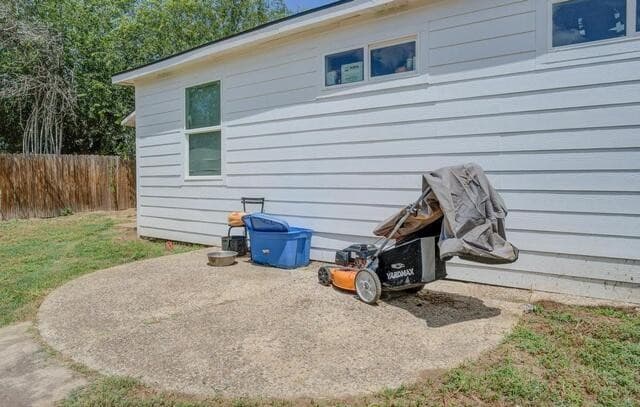 303  Lee Dr, Devine, TX 78016 — photo 23