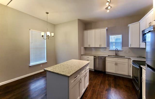 228  Lotus AVE Unit 201, San Antonio, TX 78210 — photo 4