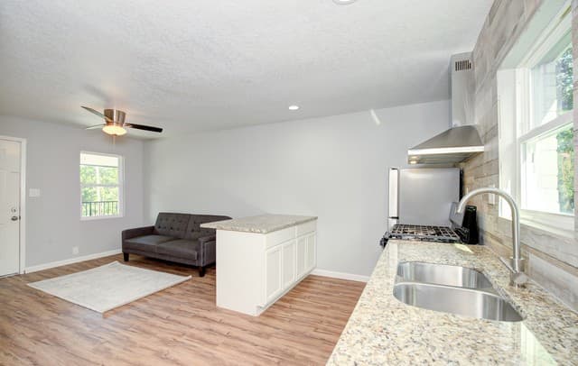 218  Natalen Ave, San Antonio, TX 78209 — photo 4