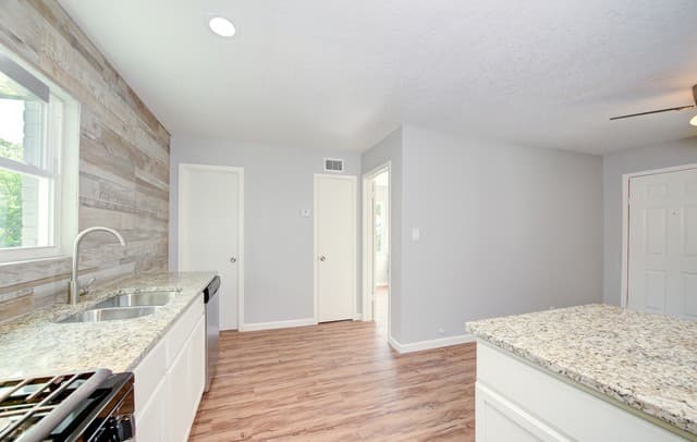 218  Natalen Ave, San Antonio, TX 78209 — photo 5