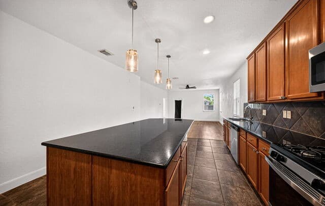 7915  Cenote Dr, San Antonio, TX 78254 — photo 14