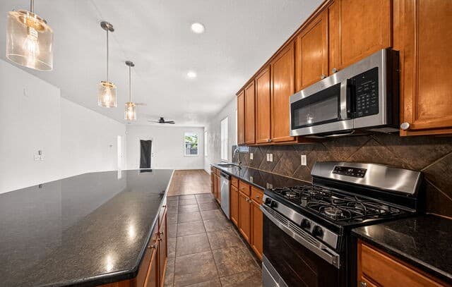 7915  Cenote Dr, San Antonio, TX 78254 — photo 15