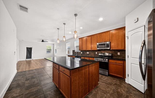 7915  Cenote Dr, San Antonio, TX 78254 — photo 16