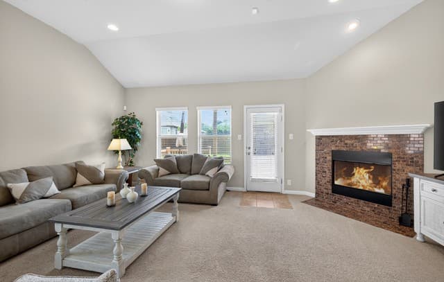 232  Albarella, Cibolo, TX 78108 — photo 6