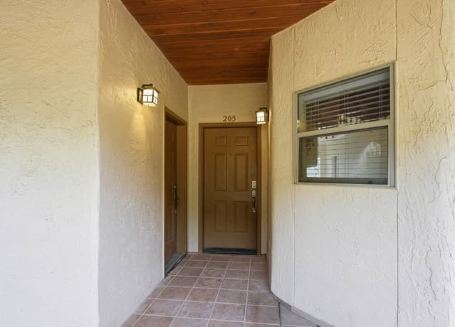 20  Tapatio Dr E Unit 205, Boerne, TX 78006 — photo 2