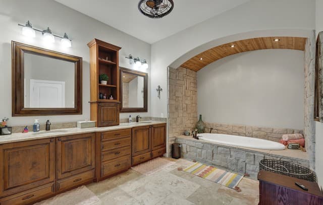 2611  Westview, Canyon Lake, TX 78133 — photo 14