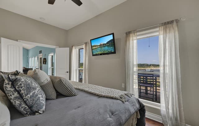 2611  Westview, Canyon Lake, TX 78133 — photo 17
