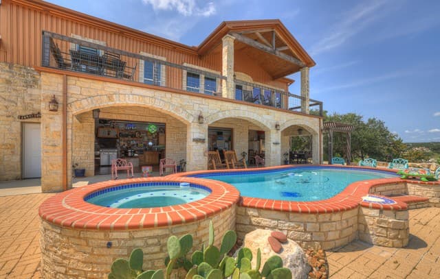 2611  Westview, Canyon Lake, TX 78133 — photo 2